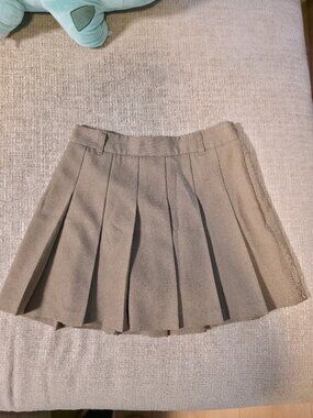 GU Japan Beige Pleated Mini Tennis Skort Women's Size Medium (Japan Size)
